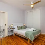 Vintage-chic In The Center, Chiado Apartment *