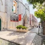 Vintage-chic In The Center, Chiado * Lisbon