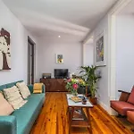 Apartment Vintage-chic In The Center, Chiado Lisbon