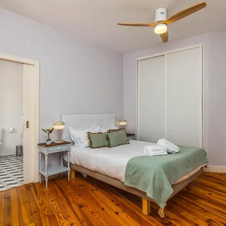 Vintage-chic In The Center, Chiado Apartment *