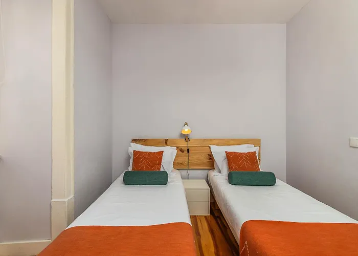 Vintage-chic In The Center, Chiado