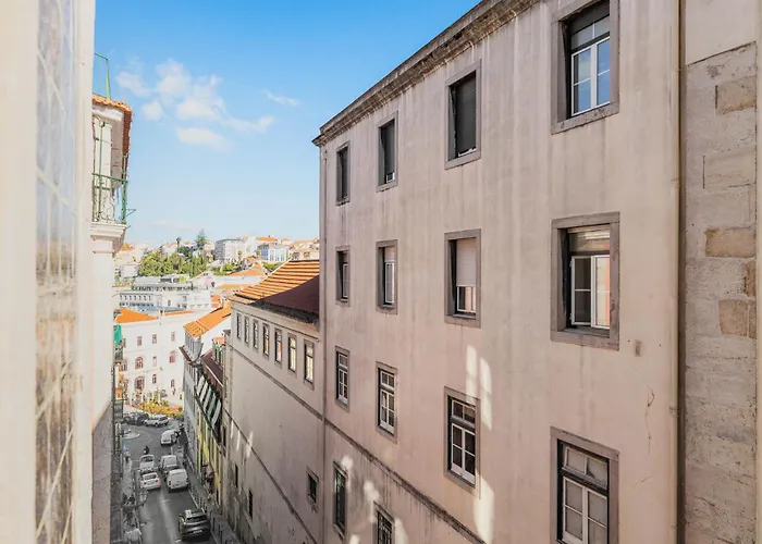 Vintage-chic In The Center, Chiado *