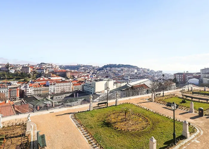 Vintage-chic In The Center, Chiado Lizbona