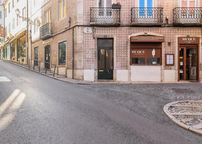 Vintage-chic In The Center, Chiado * Lizbona